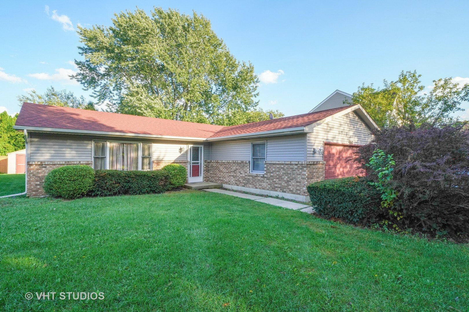Property Photo: 1061 Emerald Drive IL 60506