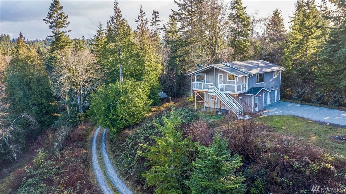 Property Photo:  833 NW Camano Dr  WA 98282 