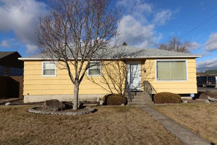 2227 E South Crescent Ave  Spokane WA 99207 photo