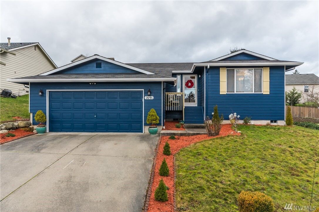 Property Photo: 1691 SW Nienhuis St WA 98277