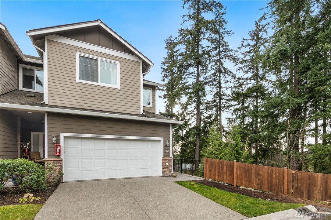 Property Photo: 4118 148th St SW D4 WA 98087