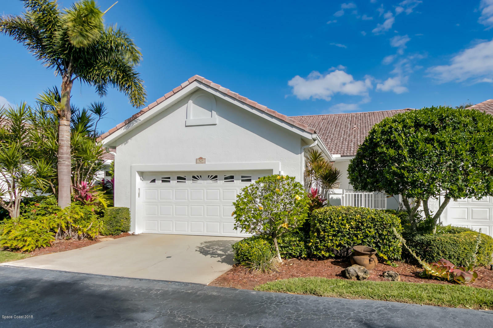 Property Photo:  929 Aquarina Boulevard  FL 32951 