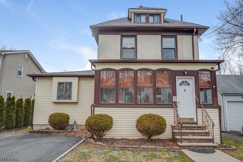 Property Photo:  204 High St  NJ 07016 