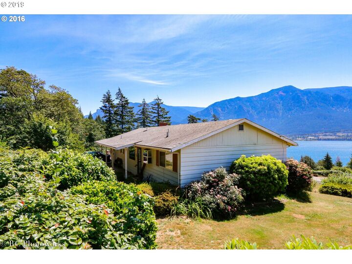 310 NE Columbia View Ave  Stevenson WA 98648 photo