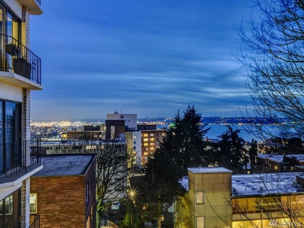 Property Photo:  1001 Queen Anne Ave N 405  WA 98109 