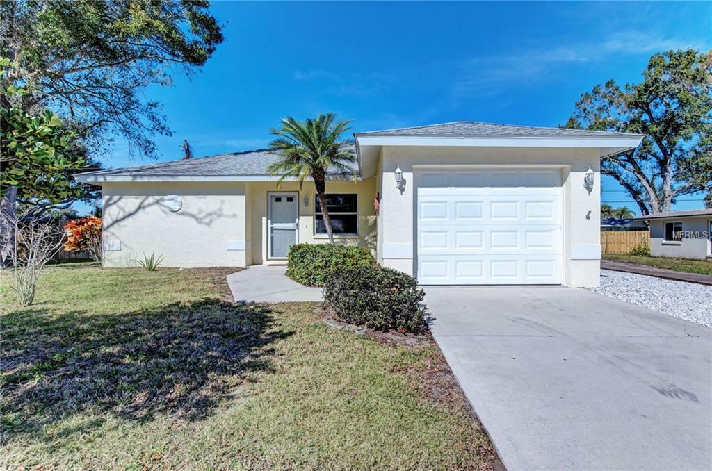 Property Photo:  208 Magnolia Road  FL 34293 