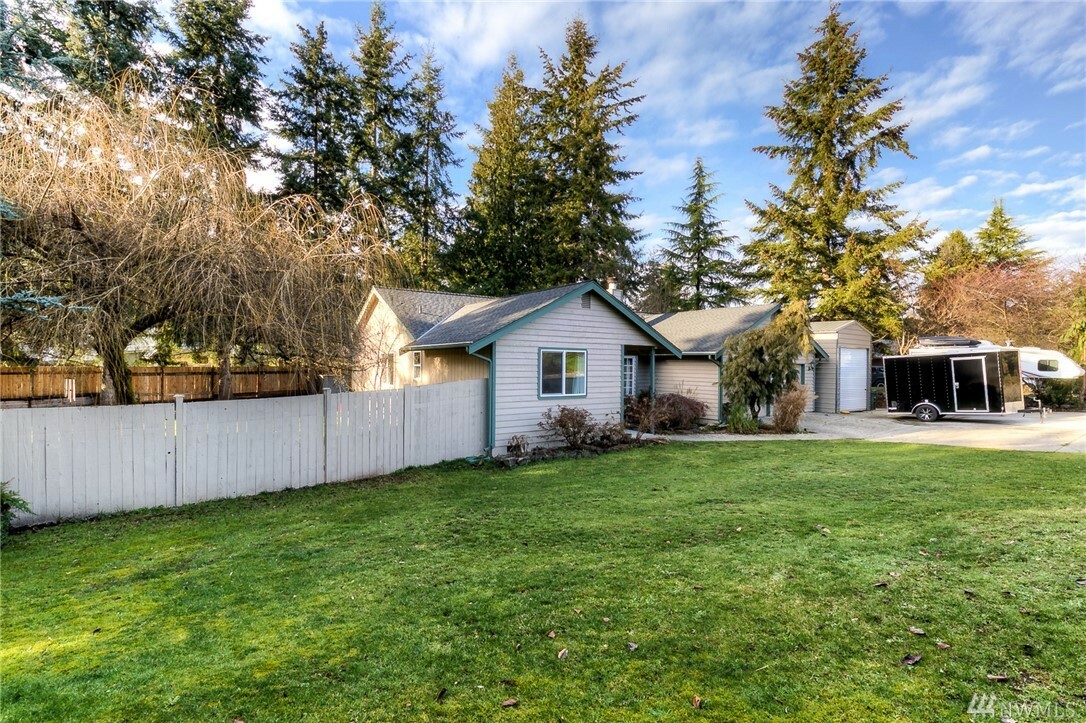 Property Photo: 11506 209th Av Ct E WA 98391