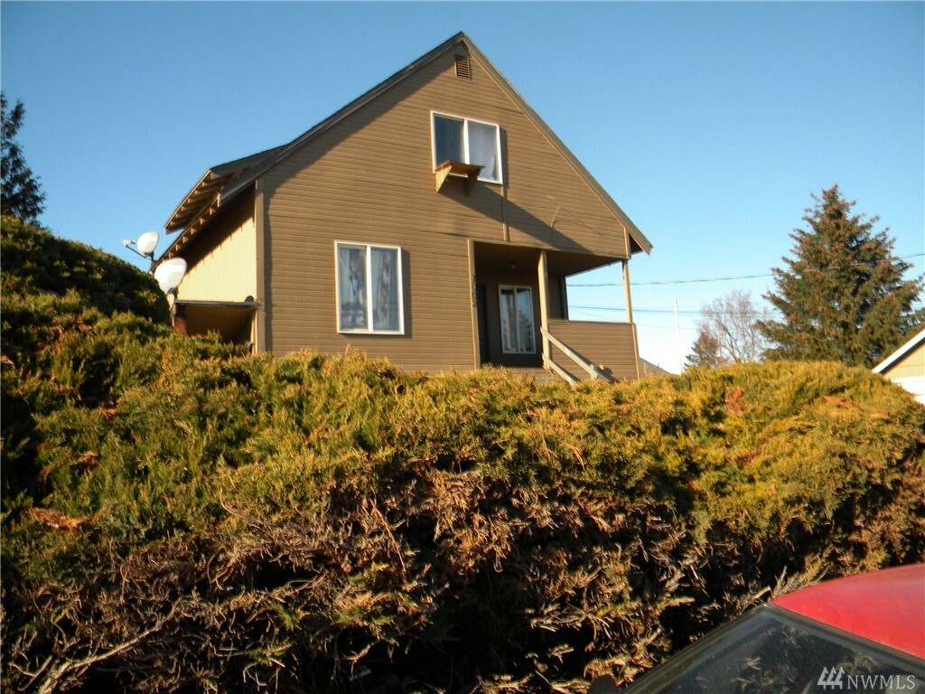 Property Photo: 1002 Monitor WA 98801