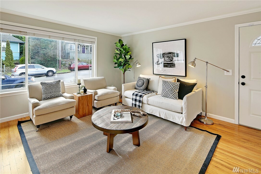 Property Photo: 906 N 93rd St WA 98103