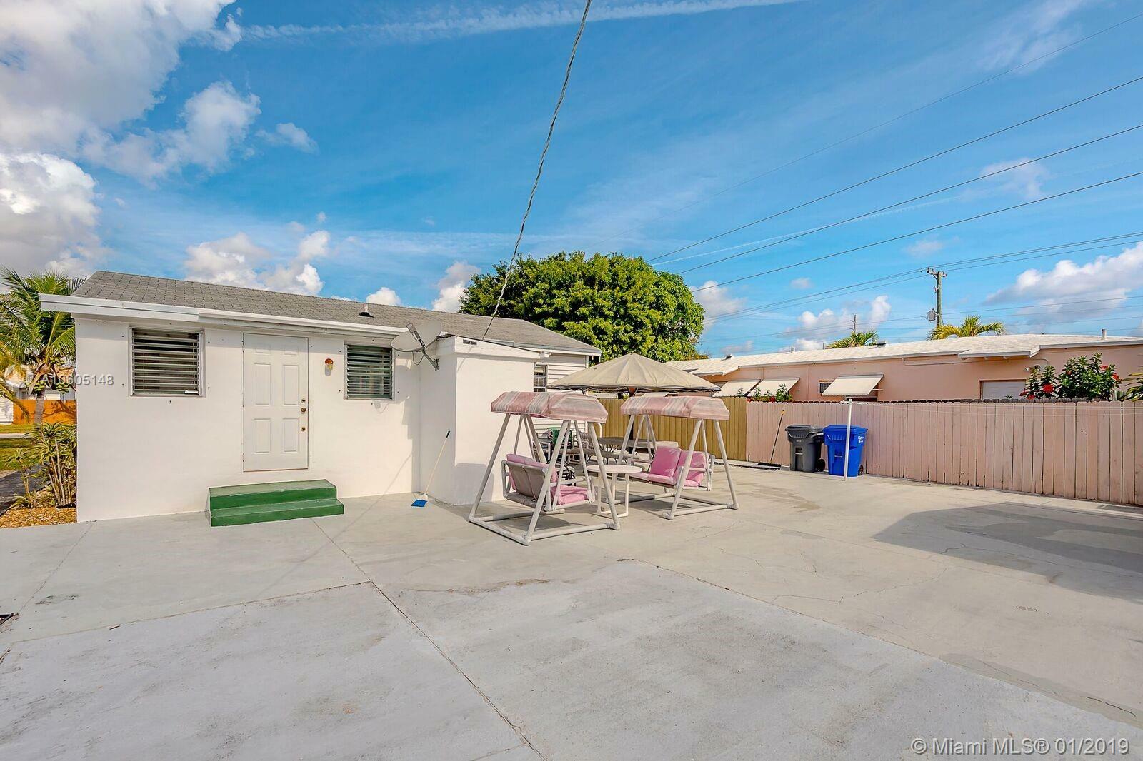 Property Photo:  2206 Cleveland St  FL 33020 