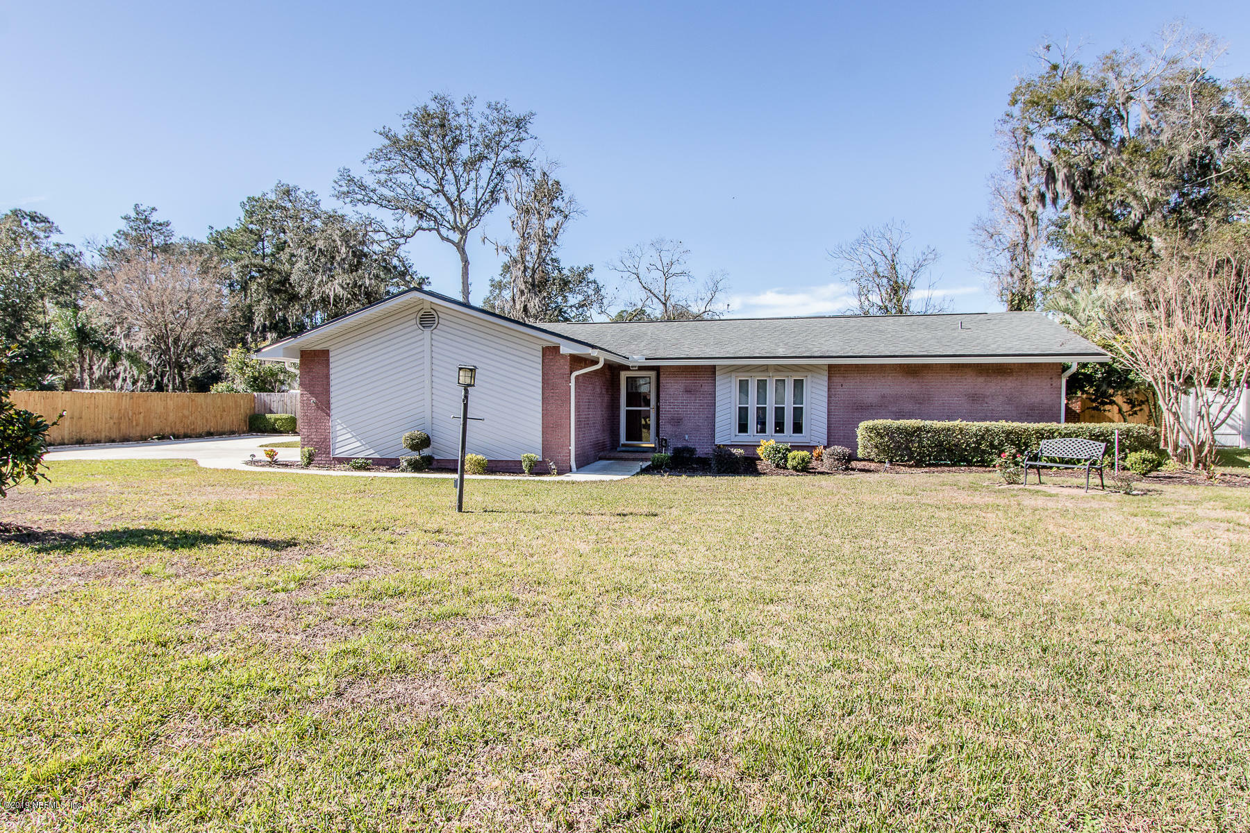 Property Photo:  6490 Oak Dr  FL 32003 