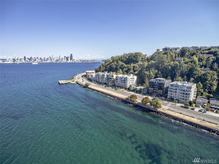 Property Photo:  1226 Alki Ave SW 4200  WA 98116 
