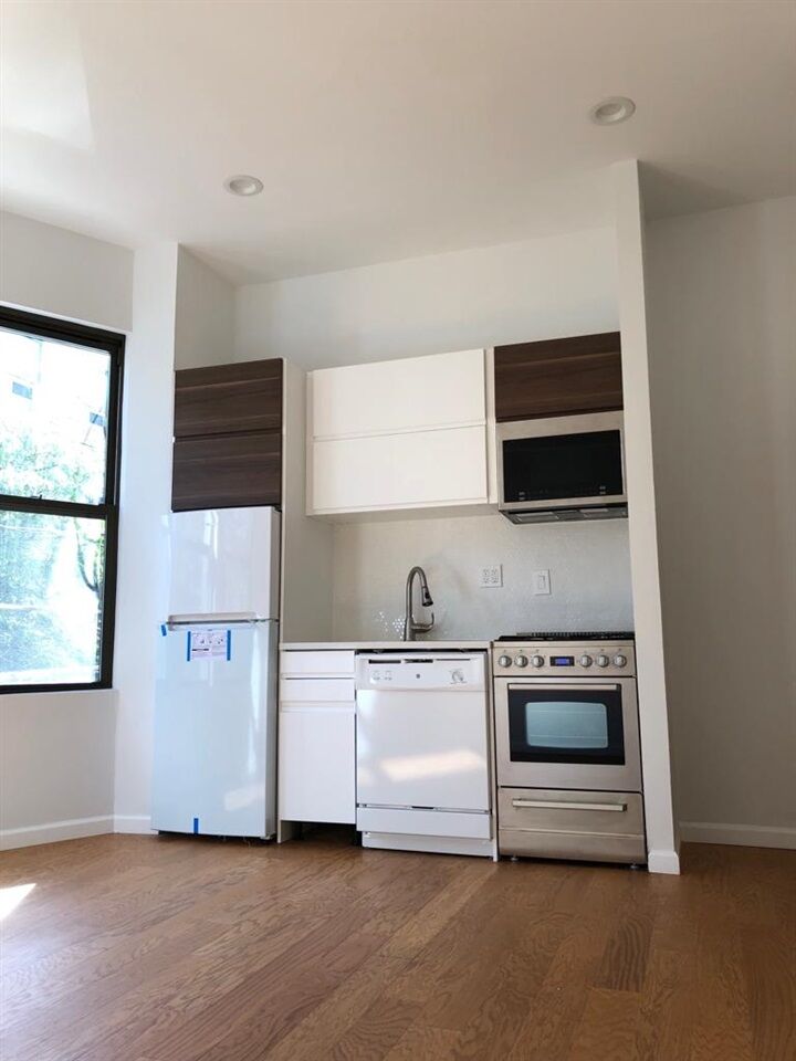 Property Photo: 193 Ogden Ave 2E NJ 07307