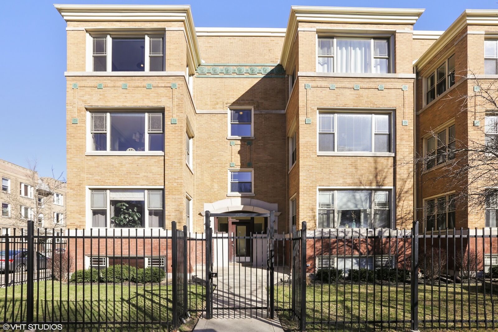 Property Photo:  4455 N Magnolia Avenue 3  IL 60640 