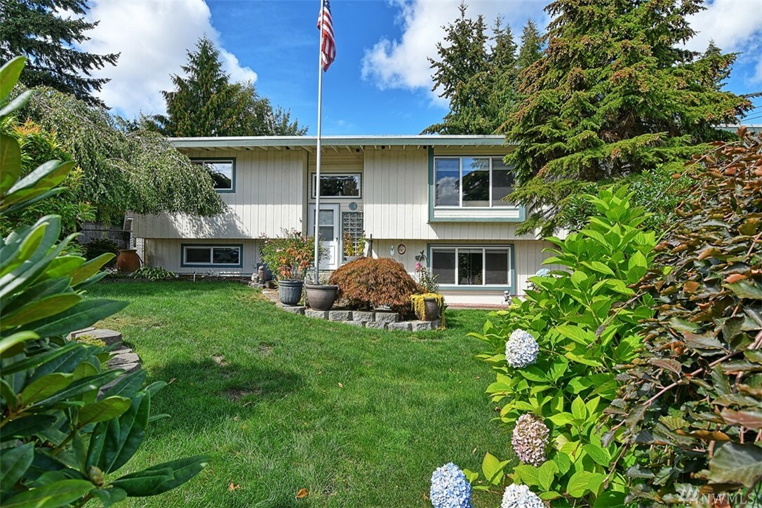 Property Photo:  17504 52nd Ave W  WA 98037 