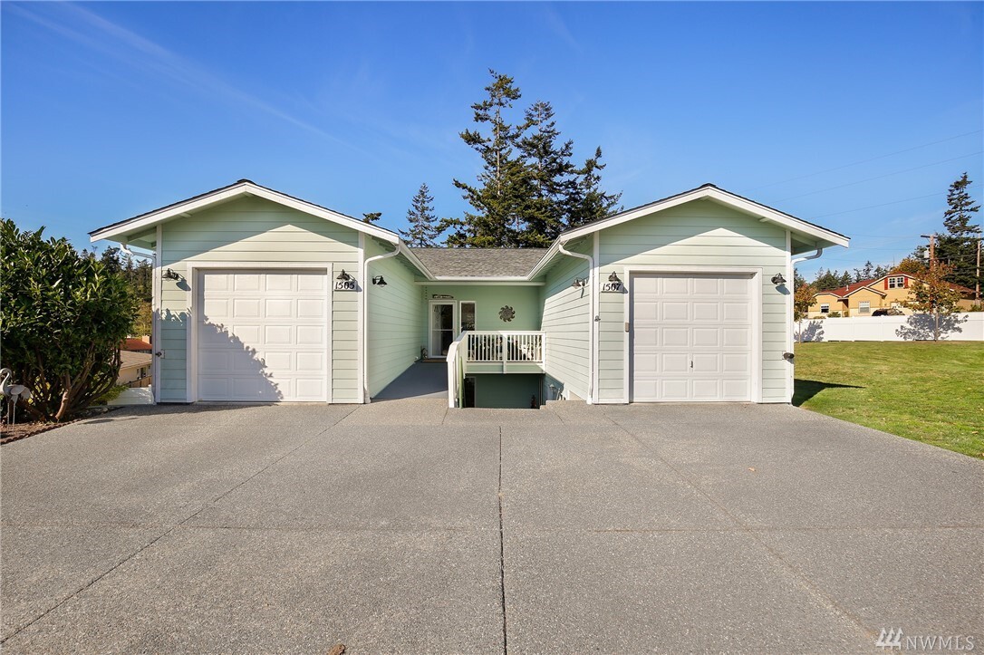 Property Photo: 1507 Burrows Ct WA 98221