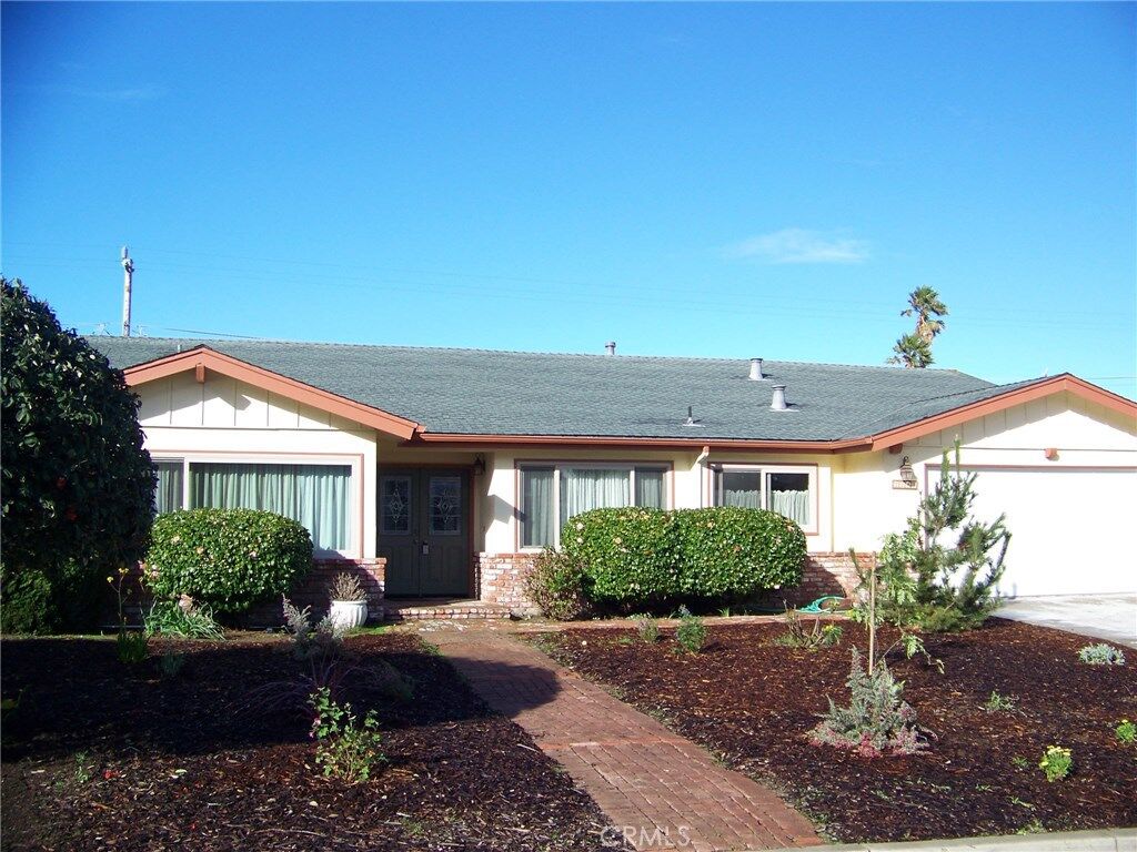 Property Photo:  2217 Glenn Street  CA 93402 