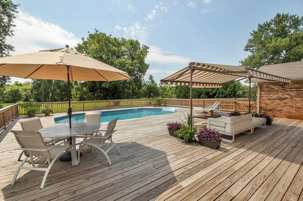 Property Photo:  1078 Lakeshore Dr  TN 37066 