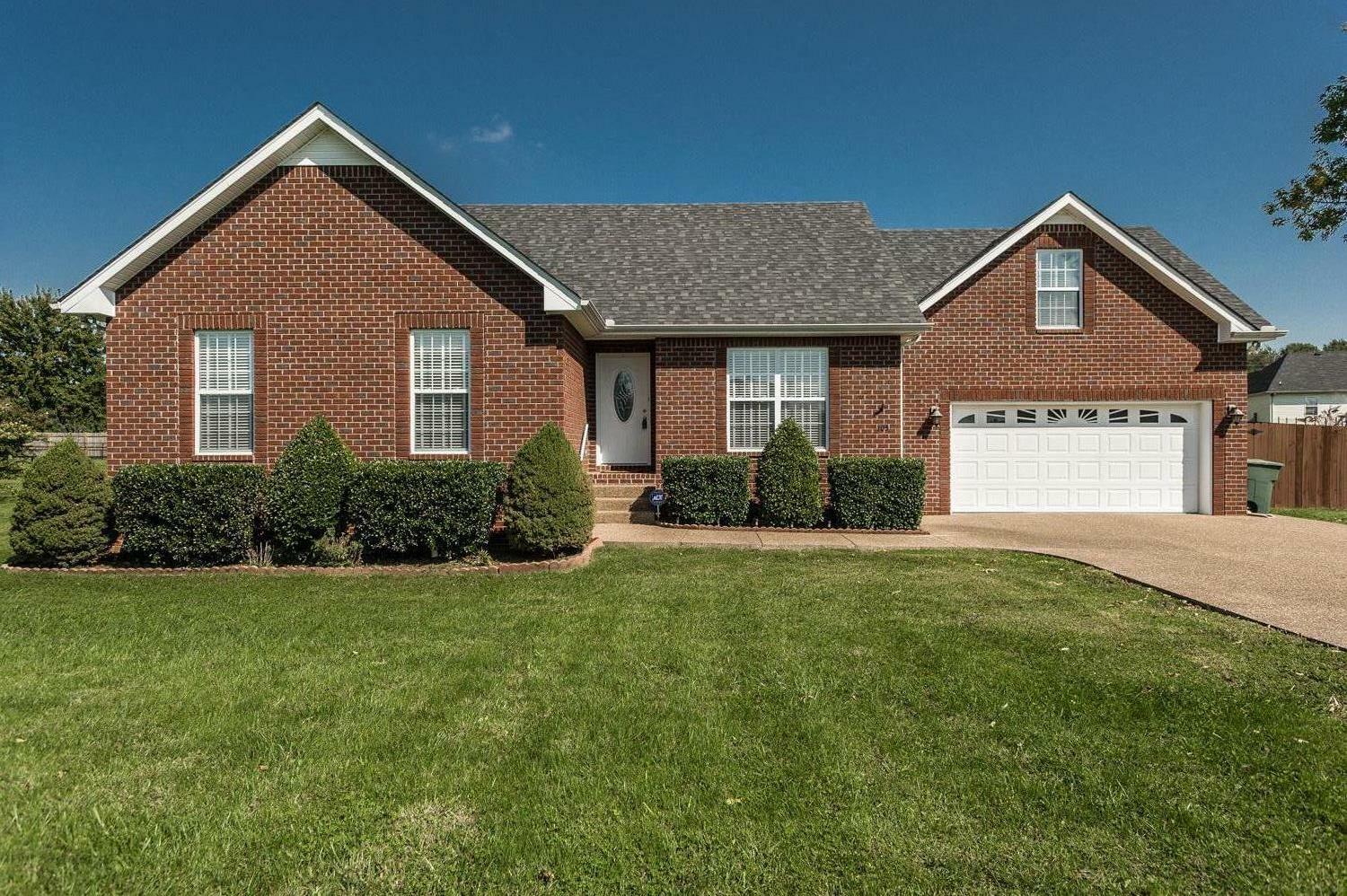 Property Photo: 105 Larry Joe Pl TN 37148