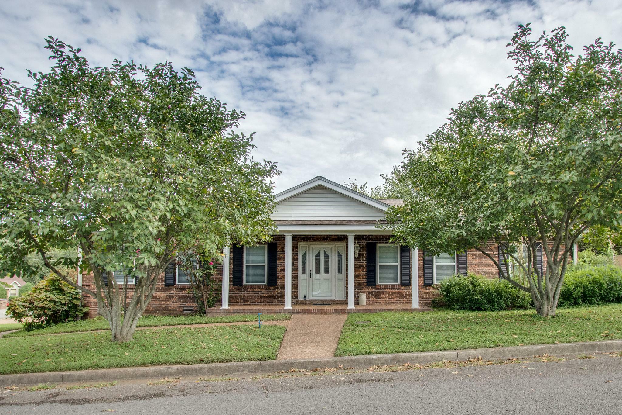 Property Photo: 100 Bluefield TN 37214