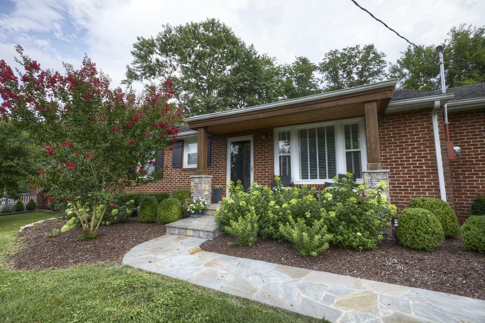 Property Photo:  3011 Stafford Dr  TN 37214 