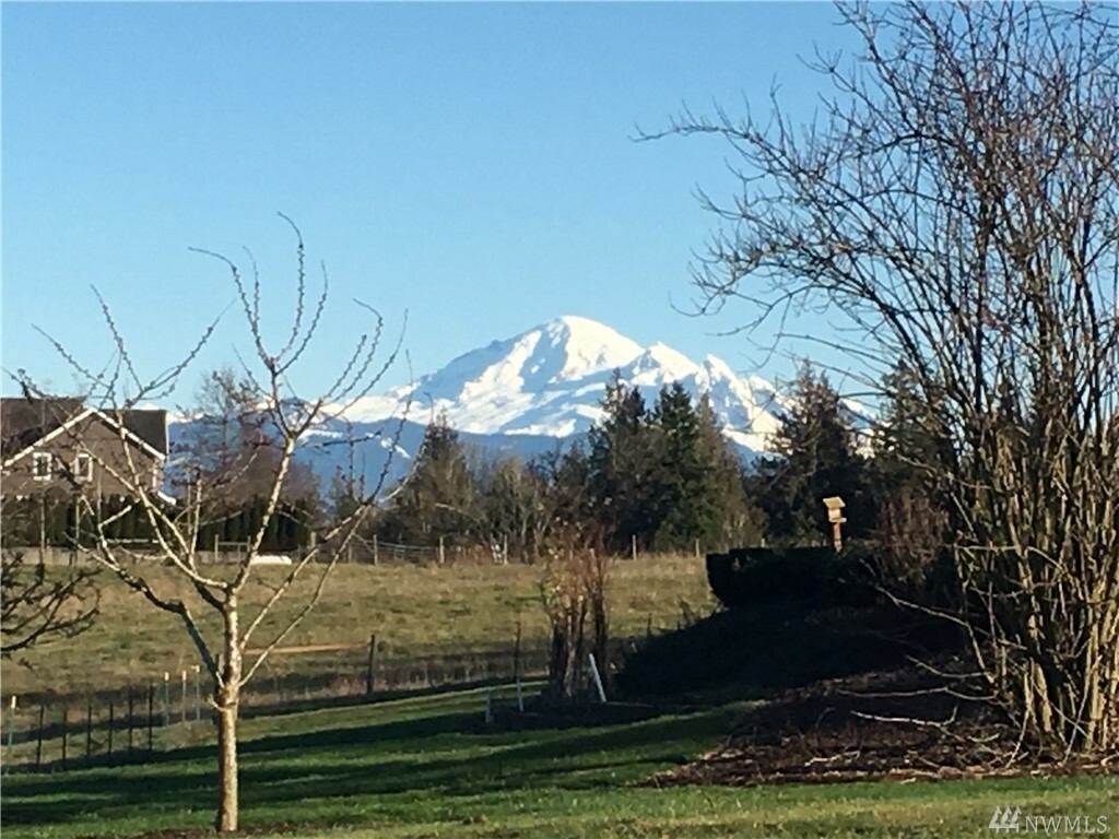 Property Photo: 5525 East Rd WA 98226