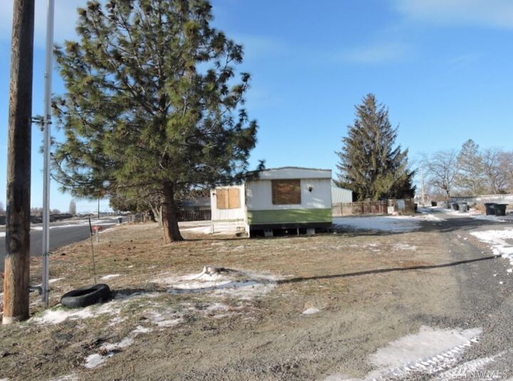 Property Photo: 415 Marginal Wy WA 98848