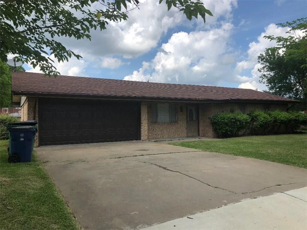 Property Photo:  500 Bonnie View Drive  TX 75407 