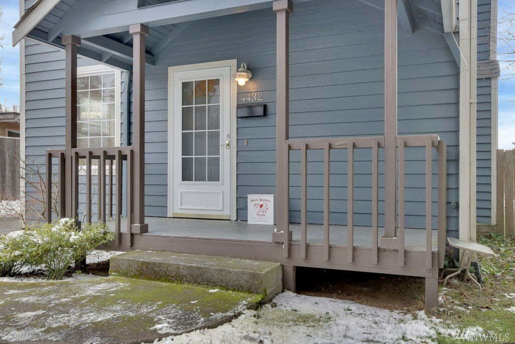 Property Photo:  4432 S 10th St  WA 98405 