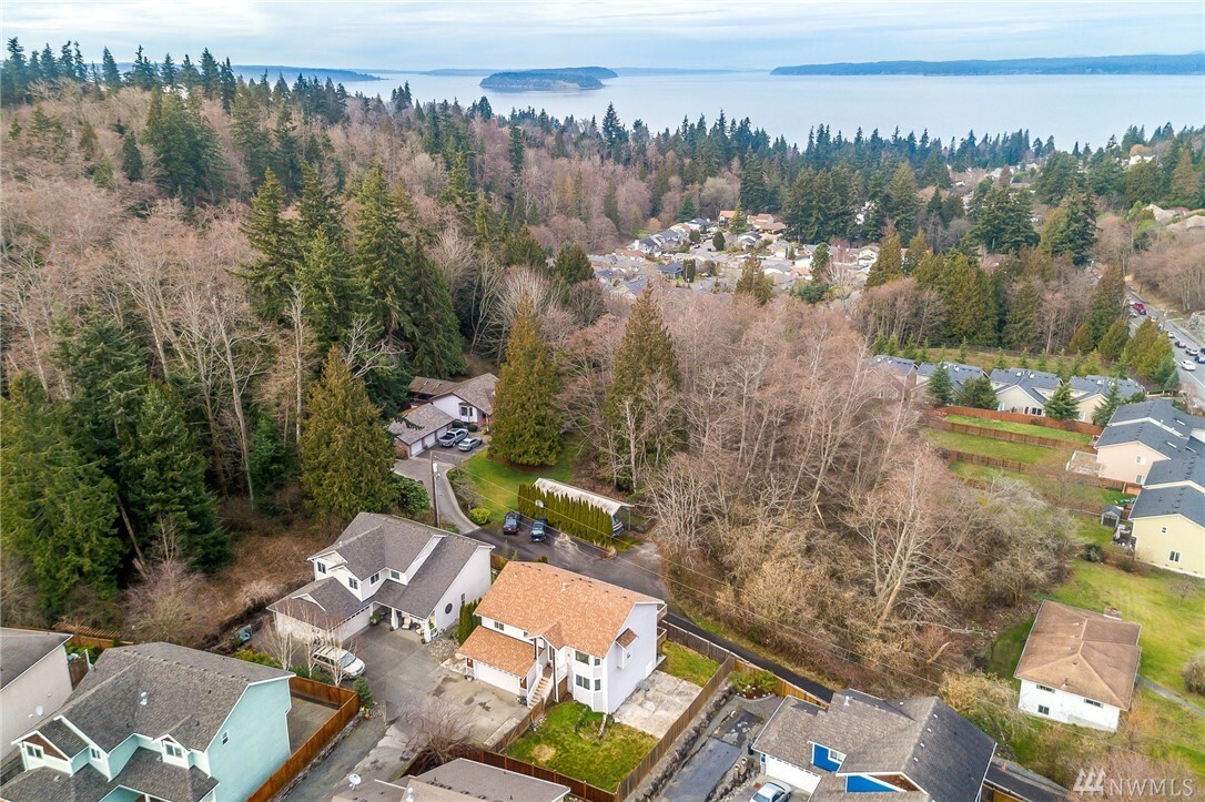 Property Photo:  821 56th Place SW  WA 98203 