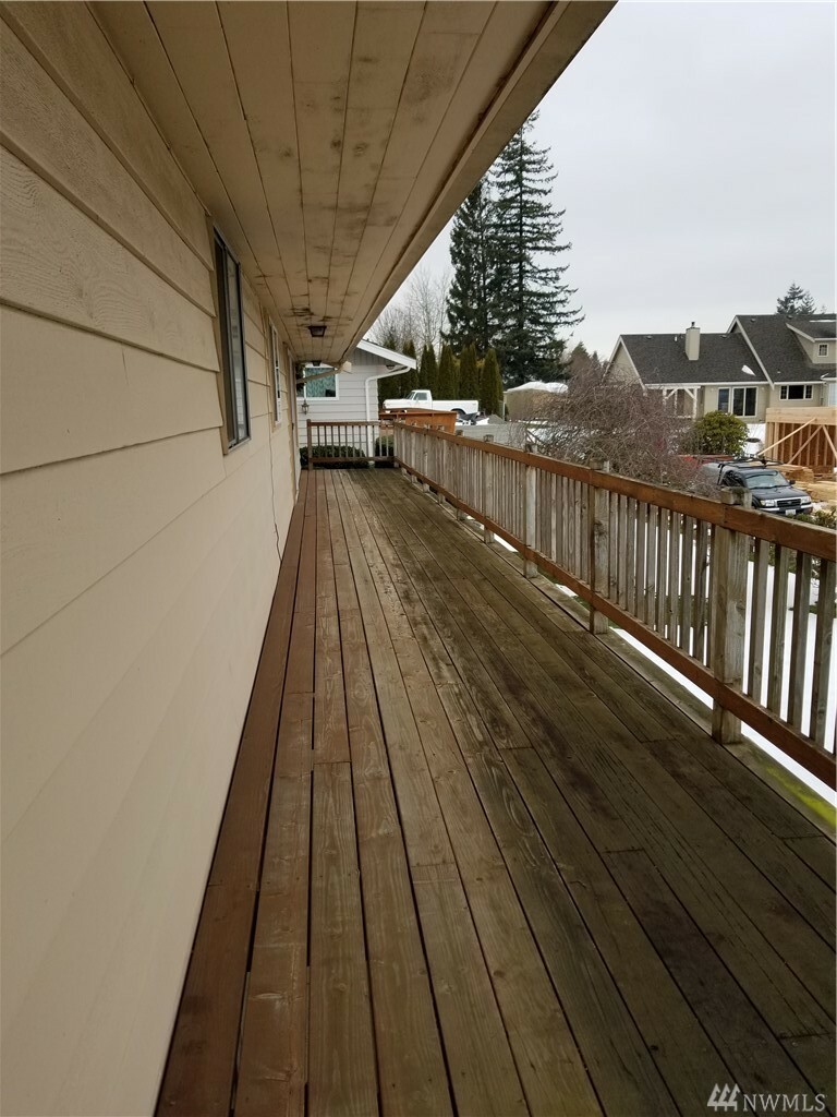 Property Photo:  5952 Malloy Ave  WA 98248 