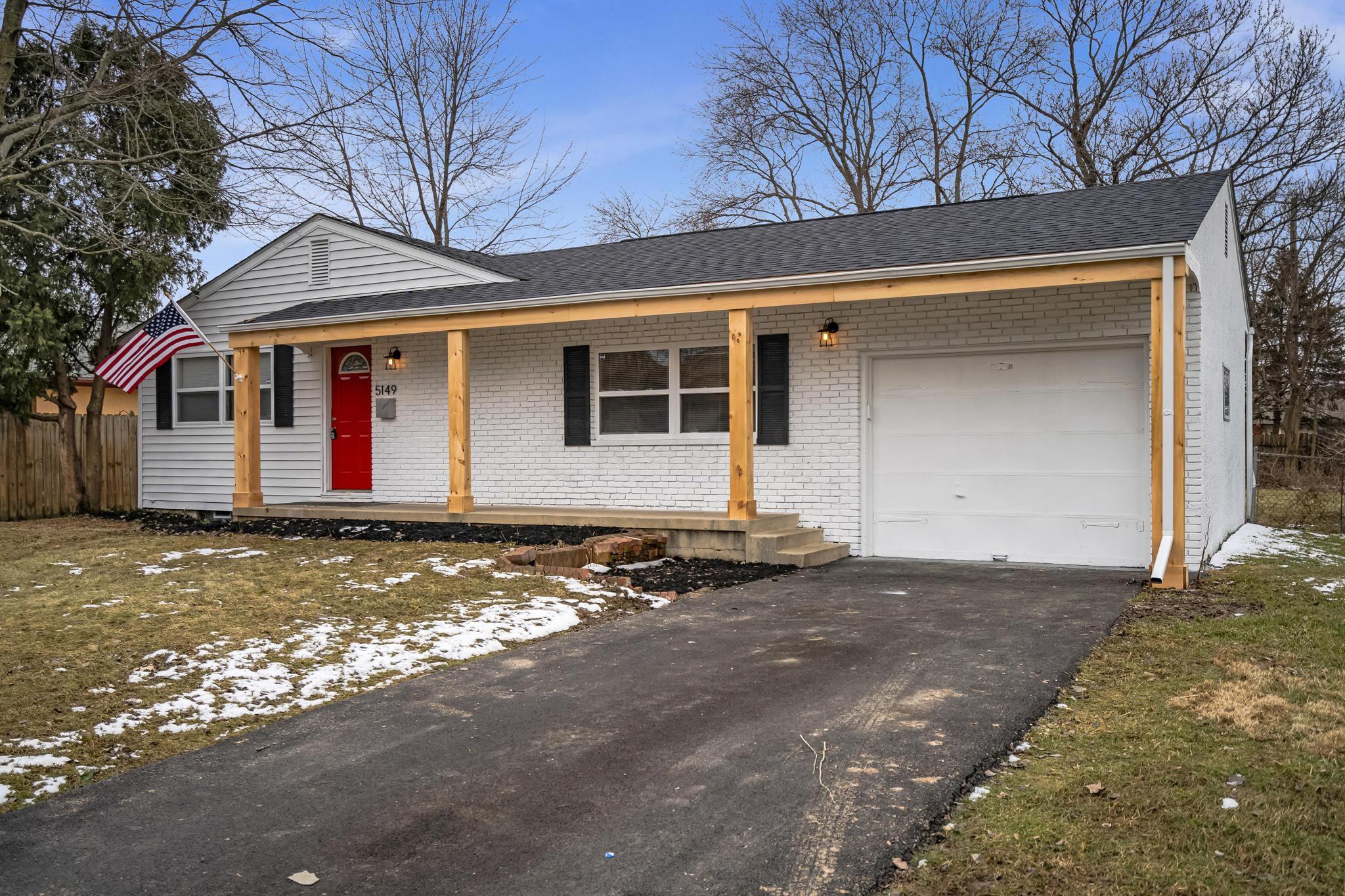 Property Photo: 5149 Woodside Drive OH 43229