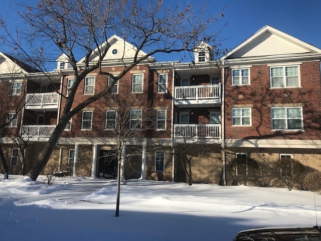 Property Photo: 120 North Clifton Avenue 5 IL 60068