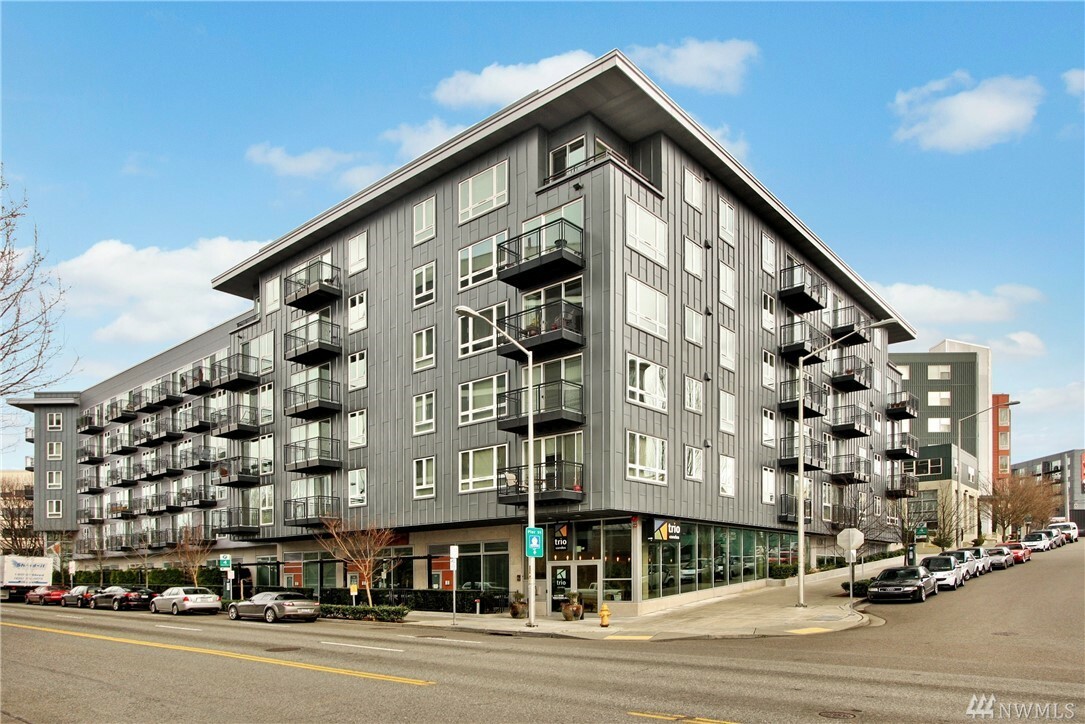 Property Photo: 3104 Western Ave 209 WA 98121
