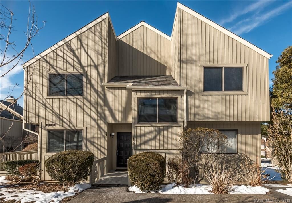 Property Photo:  118 Watch Hill Road 118  CT 06405 