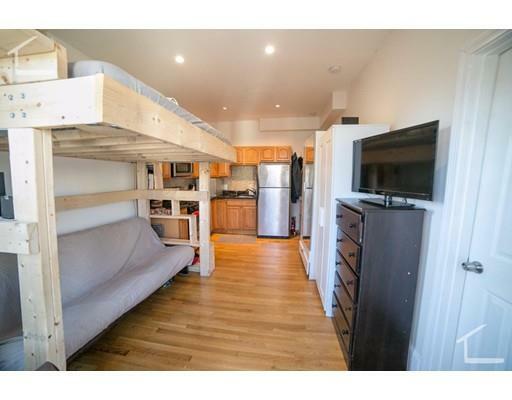 Property Photo:  26 Pinckney St 3  MA 02145 