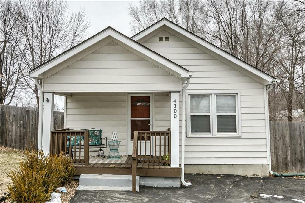 Property Photo:  4300 NE 45th Street  MO 64117 