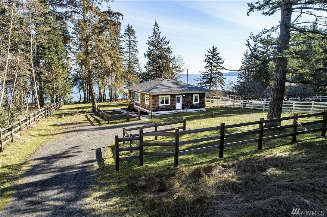 Property Photo:  1316 San Juan Dr  WA 98250 