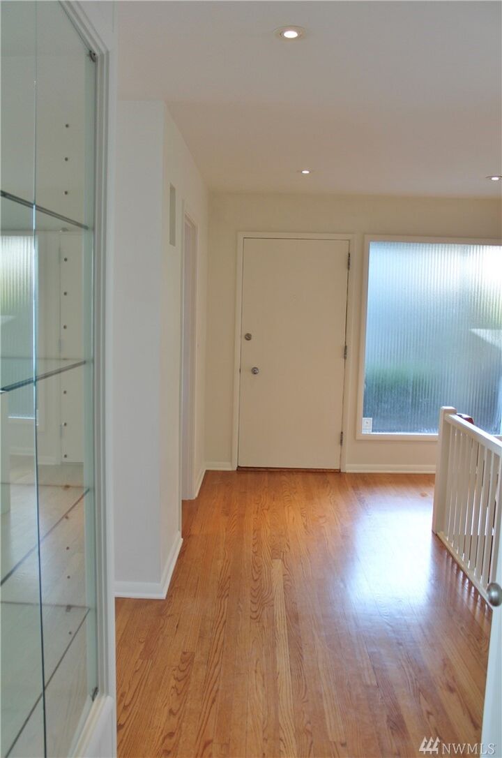 Property Photo:  822 McGilvra Blvd E  WA 98112 