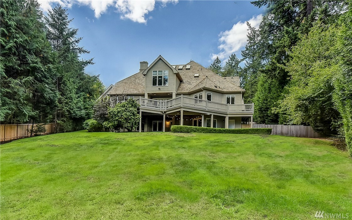 Property Photo:  13652 NE 37th Place  WA 98005 