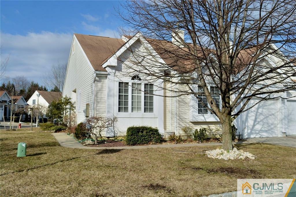 Property Photo:  32 Wellington Place  NJ 08831 