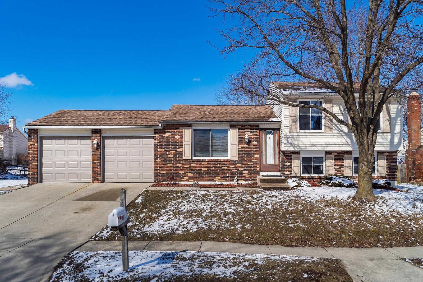 Property Photo:  8272 Glencrest Drive  OH 43068 