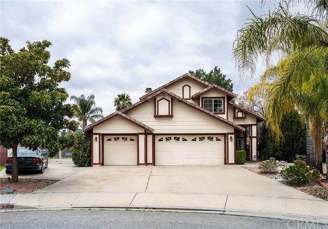Property Photo: 1565 Napa Court CA 92583