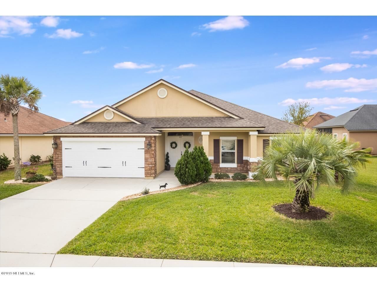 Property Photo:  109 E Franchetta Lane  FL 32092 