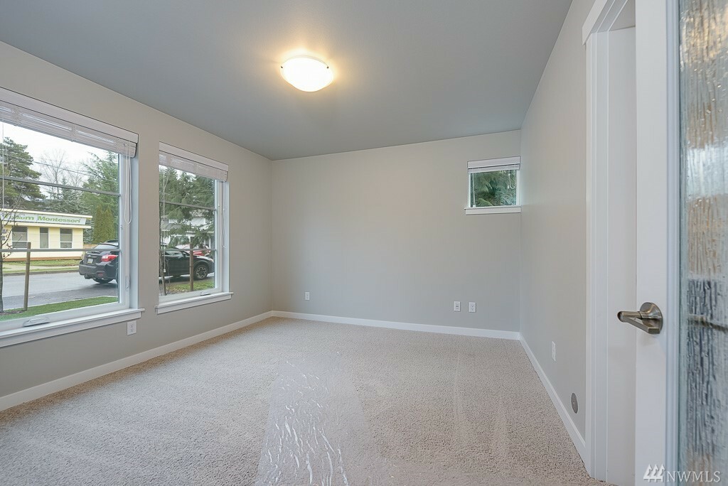 Property Photo:  776 5th Ave NW #1  WA 98027 