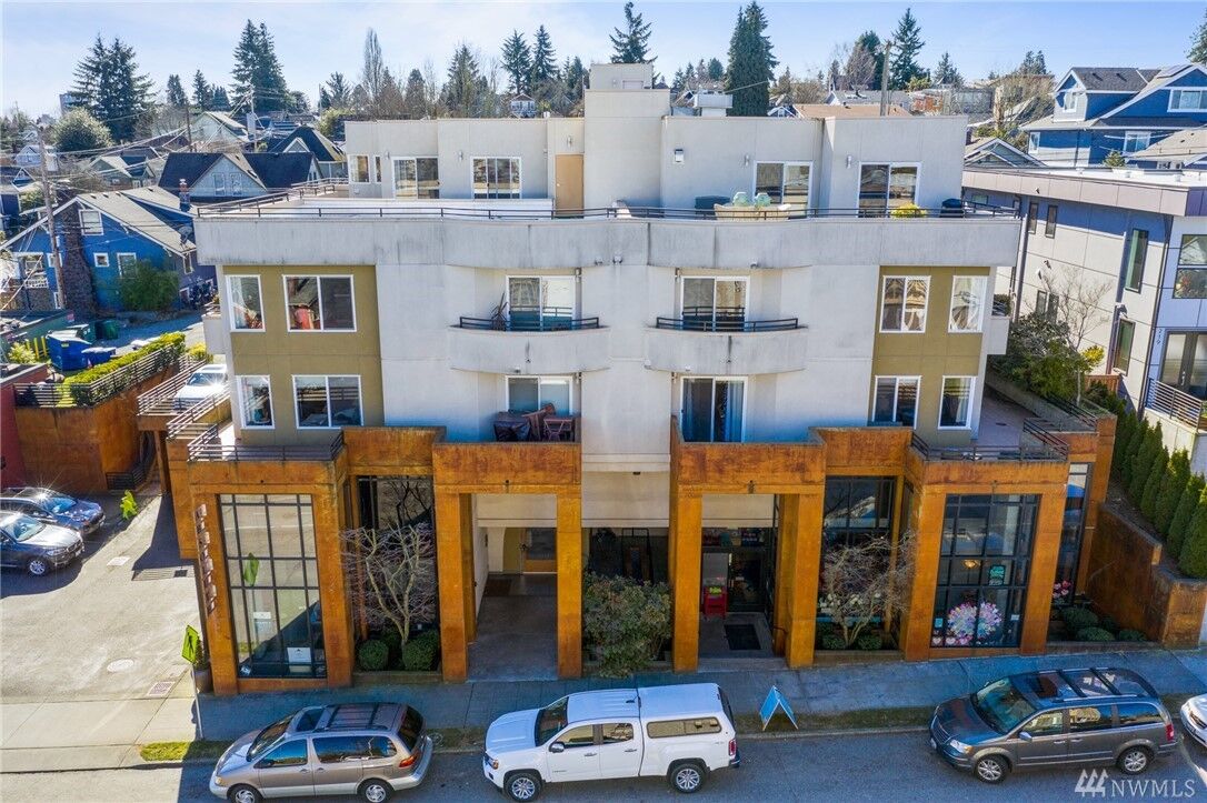 Property Photo:  225 NE 65th St 306  WA 98115 