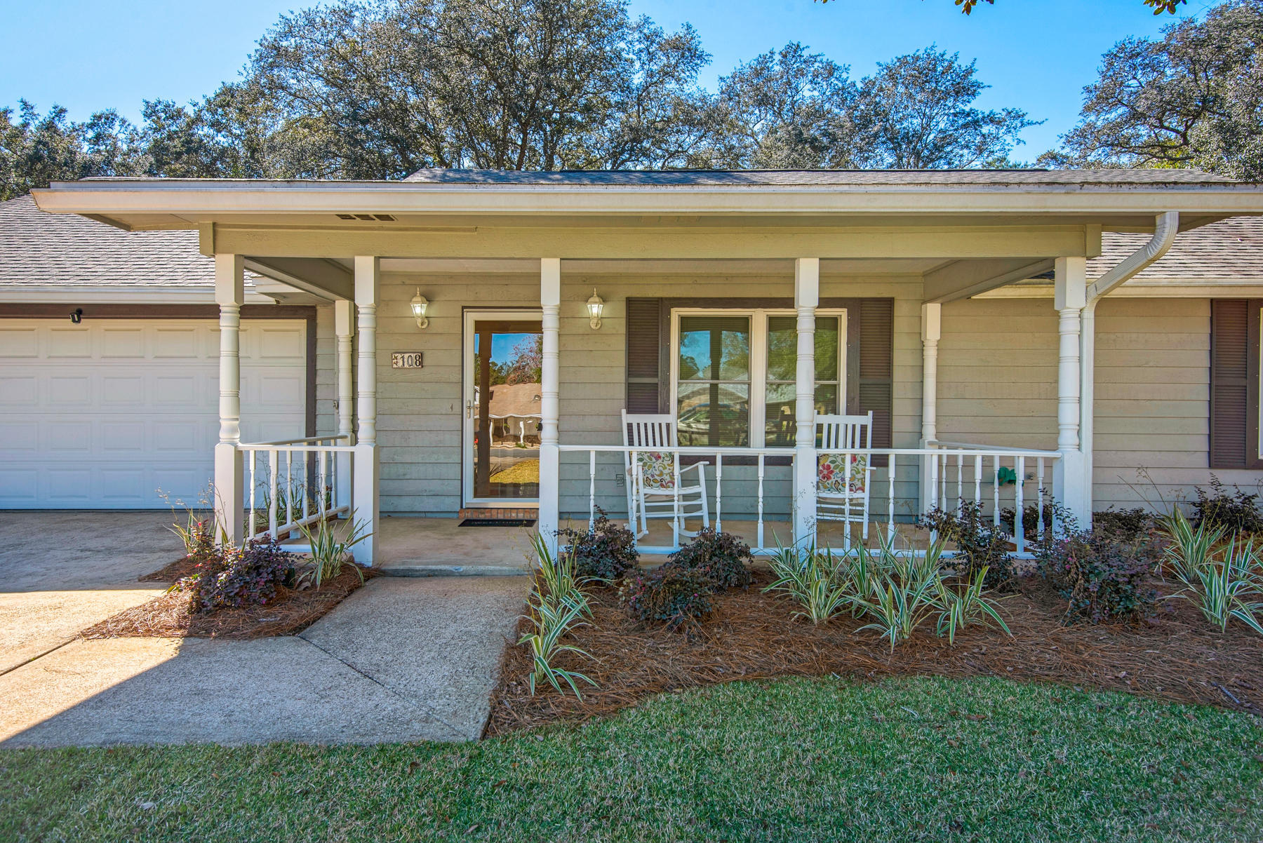 Property Photo:  108 Dominica Way  FL 32578 