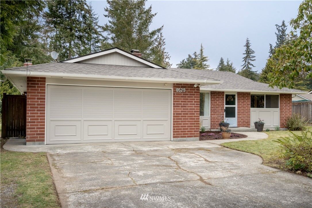Property Photo:  8529 204th Street SW  WA 98026 