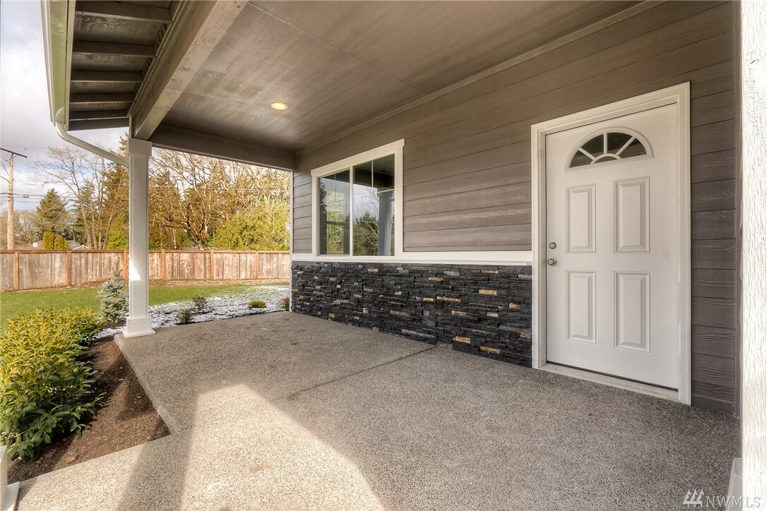 Property Photo: 16619 34th Ave E WA 98446