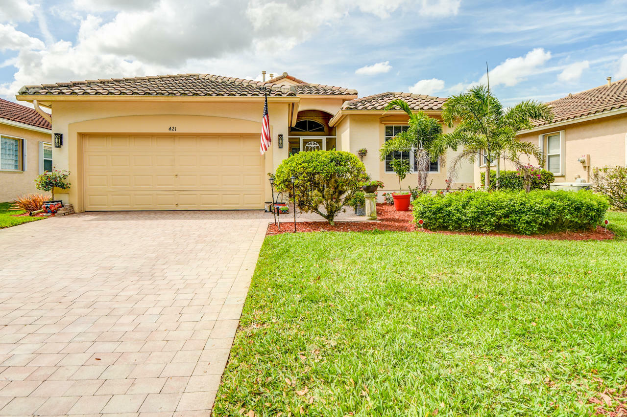 Property Photo:  421 NW Sunview Way  FL 34986 